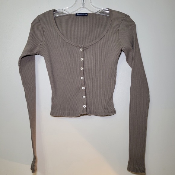 Brandy Melville Tops - Brandy Melville Y2K Cropped Button Up Ribbed‎ Scoop Neck Sweater Olive Green